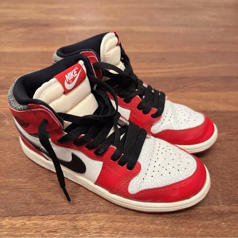 Nike Air Jordan 1 Mid FD1412-612 Chicago Red White Black Boy 3Y Sneakers